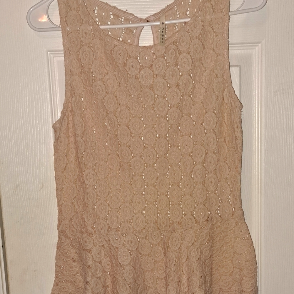 Lacey tank top by B Jewel size small